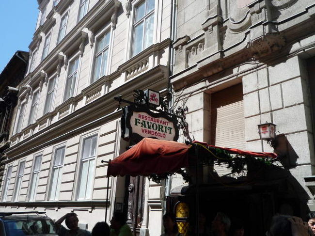 入ったレストラン<br /><br />地下にお店があって雰囲気がよかった