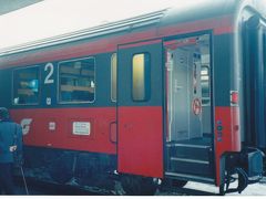 ホテルに荷物を置き、再び駅へ、フィレンッエからボローニャで乗換えリミニ駅に向かう。