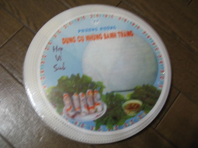 これが今回の旅行の最大の戦利品！<br />春巻きの皮を広げる台＾＾