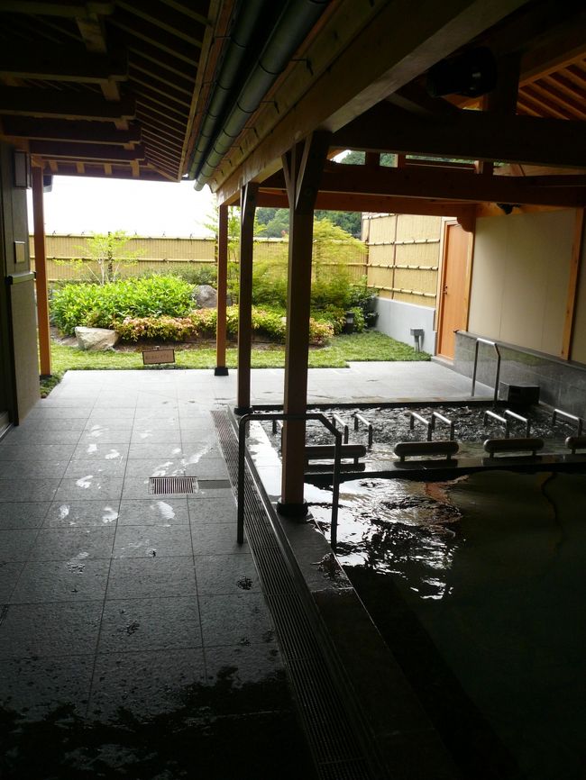 利用者は私達のみの貸切状態だったので、露天風呂をパシャリ。