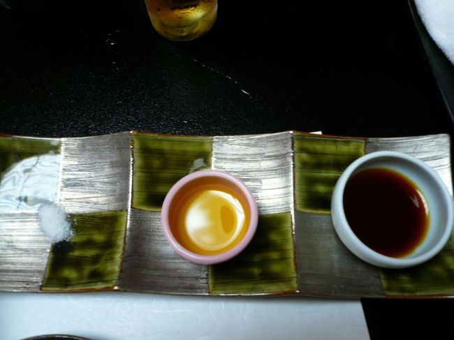 色々な調味料でお楽しみ下さい。とのことで、<br /><br />オリーブオイルと岩塩で白身魚を食べました。