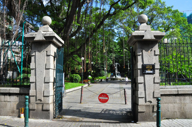 世界遺産「カモンエス広場」。