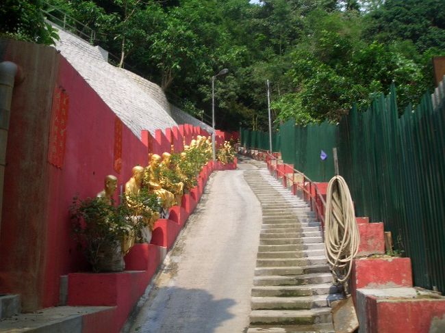 イヤな予感・・・・・・・