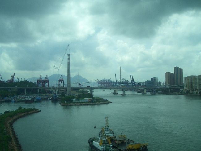 窓越しに撮った写真・・・