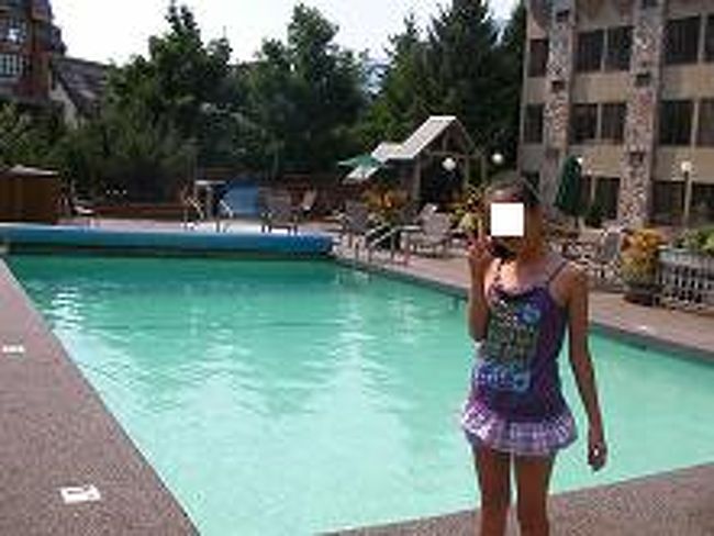 ウィスラービレッジを散歩したり<br />プールで泳いだり　ゆったり過ごし　疲れをとる