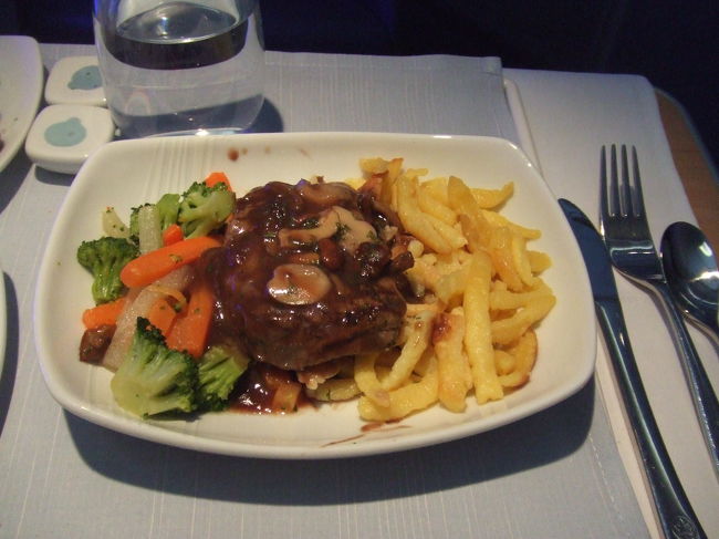 続いてメイン。