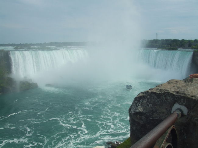 カナダ滝。<br />ナイアガラはずっと見てみたかったので今回の旅行に入れました。