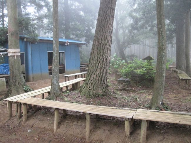 ここは相模湖側が少し開けていて休憩に良いところです。