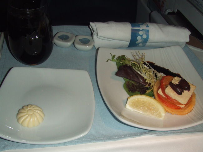 機内食。<br />前菜です。