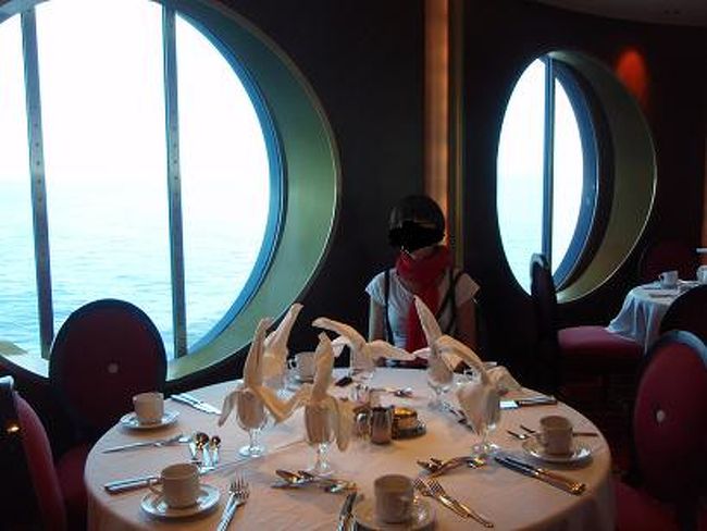 ０４年子供達と乗船した時のテーブル