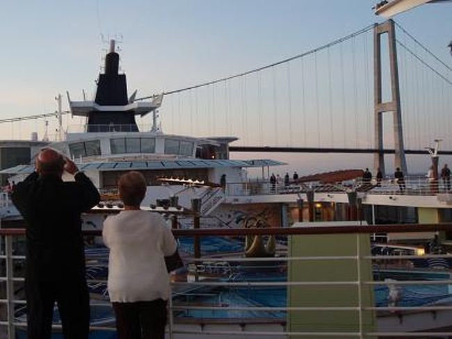 スウェーデンとデンマークを結ぶ<br />なが〜い橋をディナーの後だけどゆっくり見れた