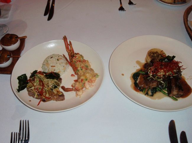 おいしそうな料理が運ばれてきました↑