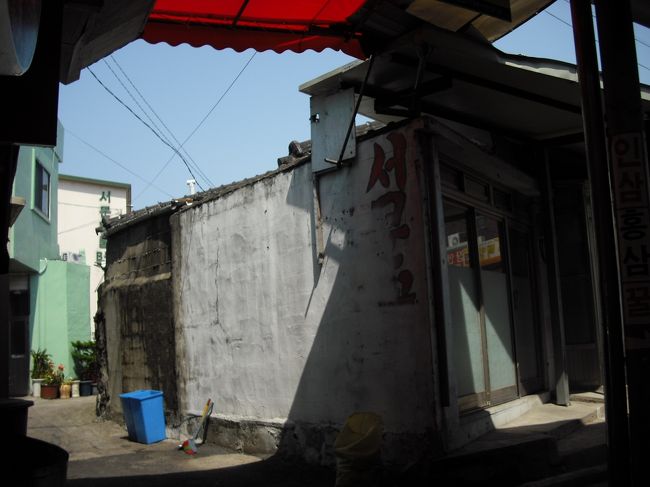 なんかボロっちい市場やけど<br />情緒があって好きっ♪