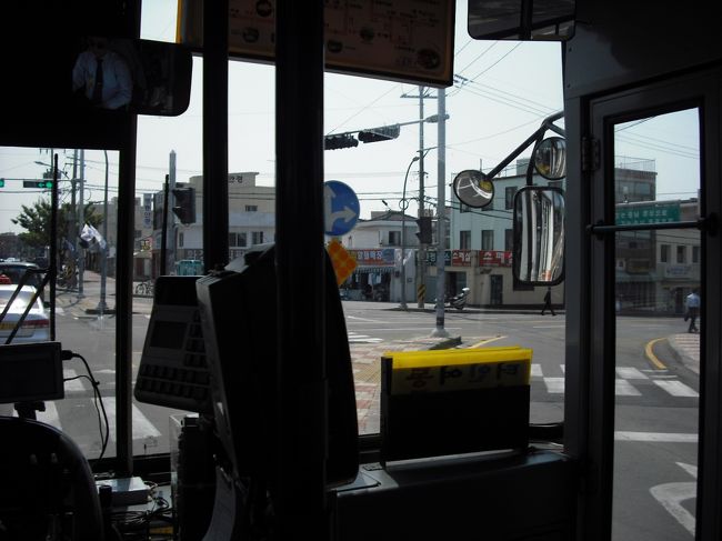 「カンジャンケジャン」が重たいので<br />モーテルに戻ることにし<br />バスに乗る