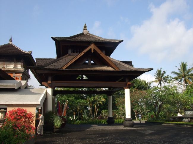 ホテルの入り口。