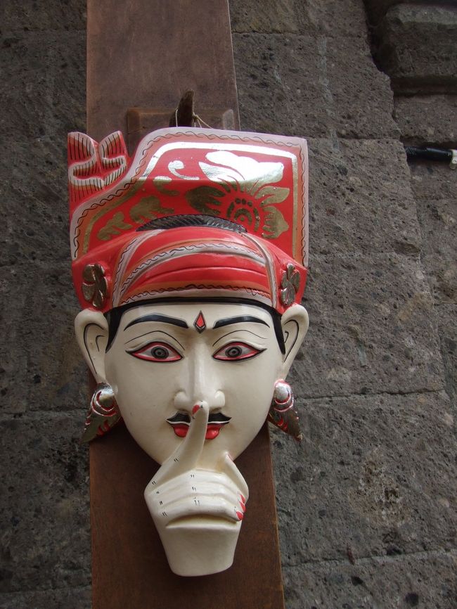 部屋へ戻り、支度をして街へ出かけに行きました↑<br /><br />２日目-(２)-に続く...