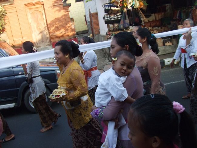 長いパレードで疲れちゃったのかな？