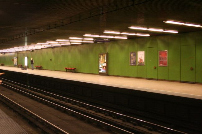 バスターミナルのあるネープリゲト駅から、<br />ホステルのあるデアーク広場まではメトロで。290Ft。