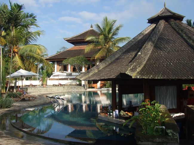 朝食を食べにレストランへ。