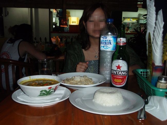 ここのレストランはかなり安かったけど、おいしかった。<br />母はカレーに大満足していました(＾＾)ｂ<br />ご飯を食べた後はタクシーでホテルへ帰りました。