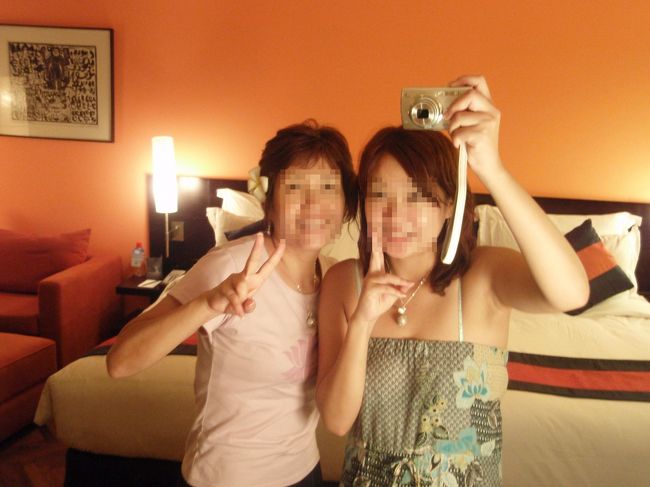 お部屋についてる鏡越しから☆