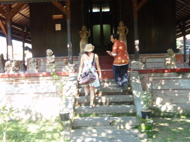 博物館の中はたくさんの建物があり、建物によって展示してあるものが違いました。