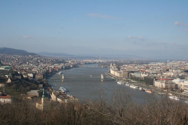 頂上到着〜〜！！<br /><br />素晴らしい景色！<br />ブダ側とペスト側を一度に見渡せます。