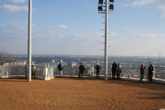 丘を下る前に、聖ゲッレールトの像を見に来ました。