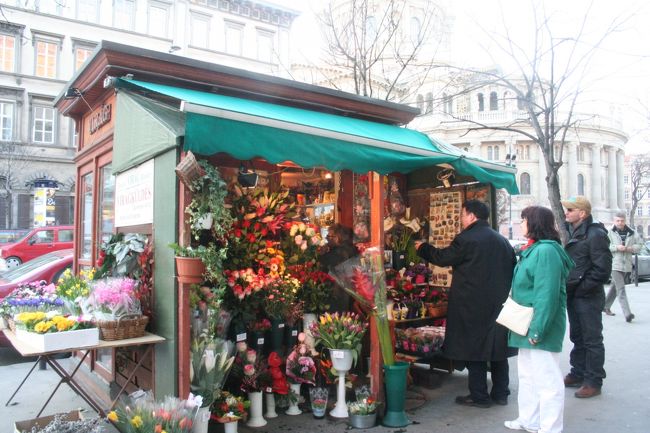 次はオペラ座を目指します。