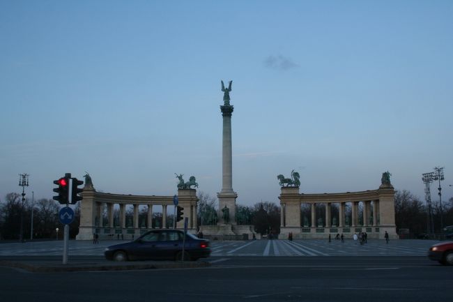 英雄広場到着！ここは世界遺産らしいです。