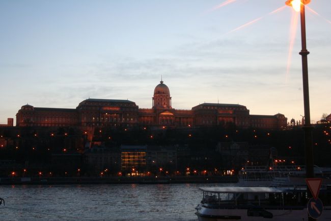 別行動だった友人達とホステルで合流することになっているので、そろそろ戻ります！