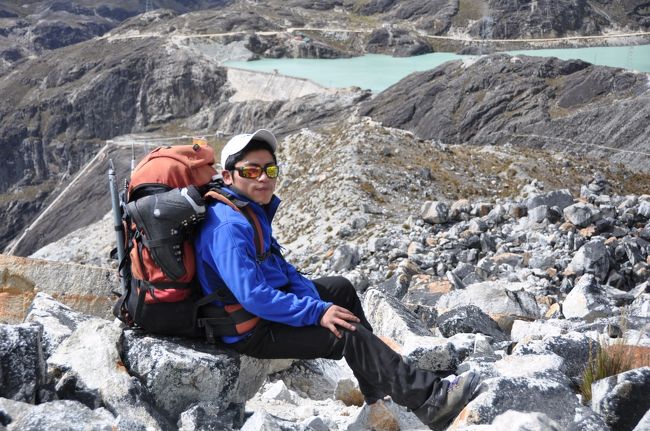 ちょっぴり休憩。ヒイヒイ言っている僕を尻目にフランシスは余裕の表情。お願いだから肺を取り換えてくれ…