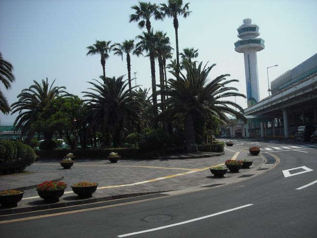 バスは「チェジュ空港」経由で「ウンナムドン」へ<br />