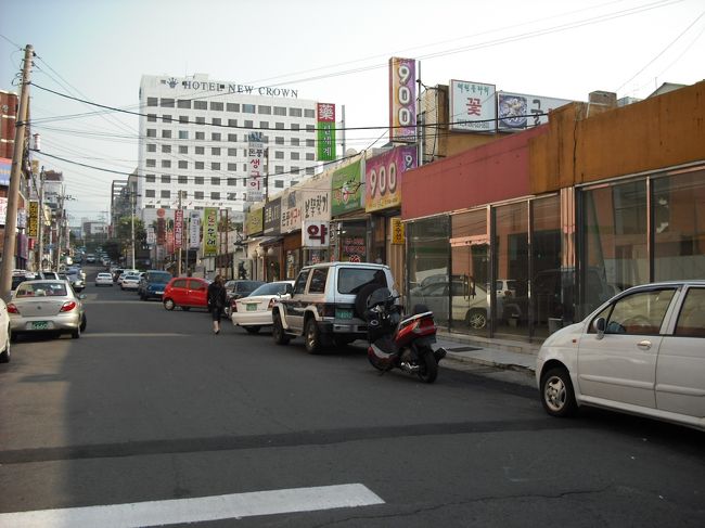 食べ物屋さんもいっぱいあるし<br />なかなか良いトコやん
