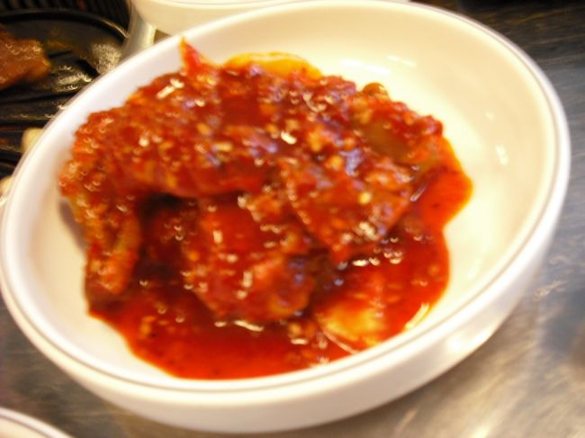 ちょっとボケ気味やけど<br />「ヤンニョムケジャン」<br /><br />買うと高いので<br />「パンチャン」で出されるとニヤリ