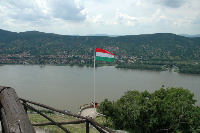 ・ドナウベント観光<br />　　　丘の上の要塞跡からドナウ川を眺める