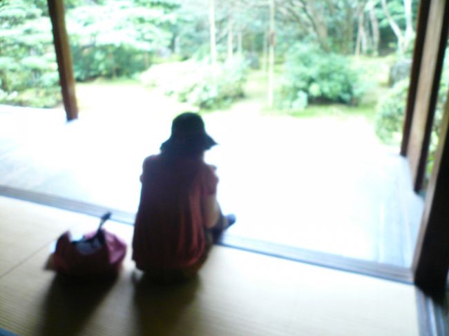 地蔵院内の庭園でのんびり。。