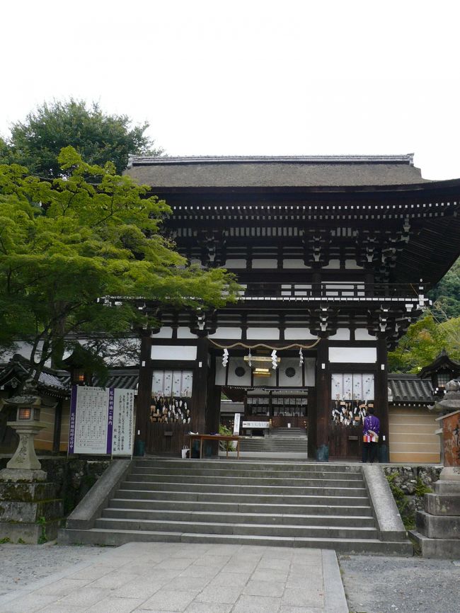 松尾大社入口の門です。