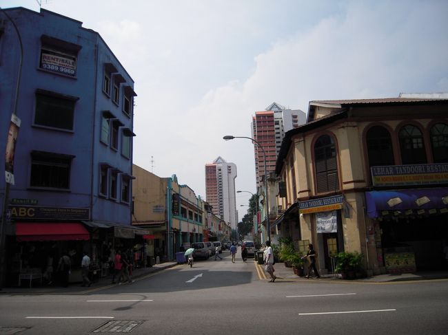 もちろん出会う人もインド系の人が圧倒的多数ですね。<br />