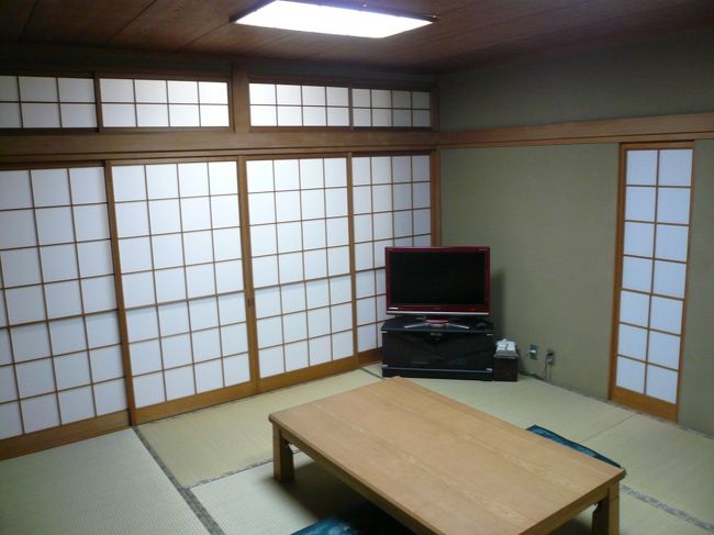 旅館のような自宅の和室で休みました。