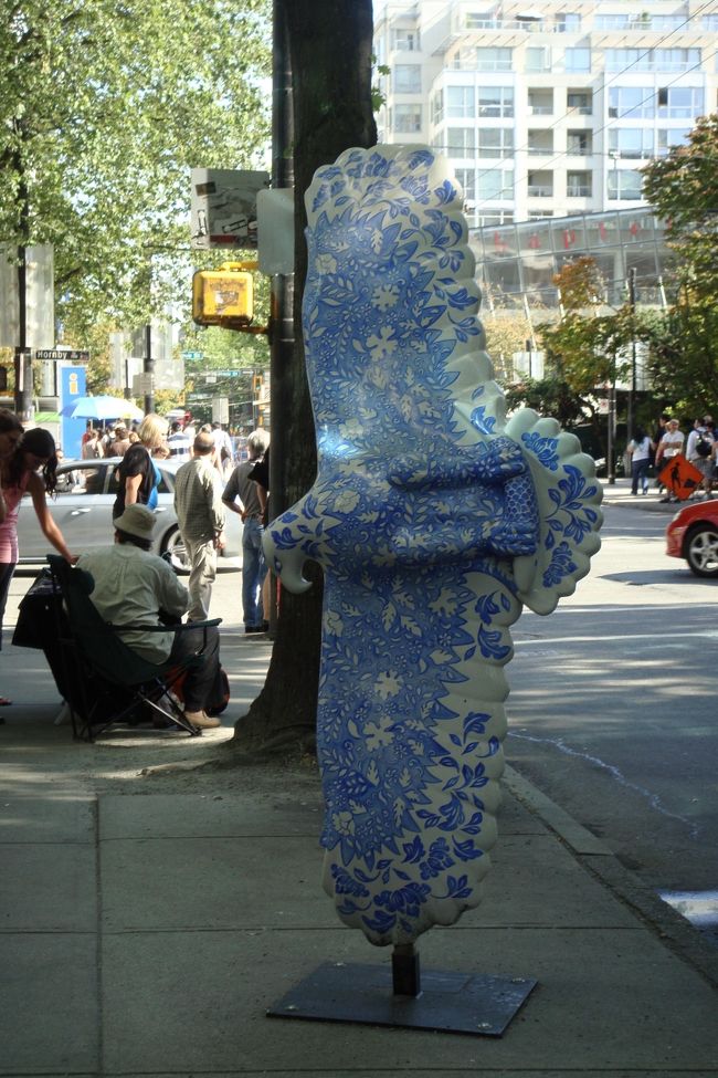 楽しかったグランビルアイランドからダウンタウンに戻ってきました（泣）<br />街にはこんなオブジェがあっちこっちに。。。。