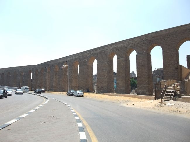 タクシーに遠回りされてキレて途中で降りた行く予定の無かったカイロの水道橋