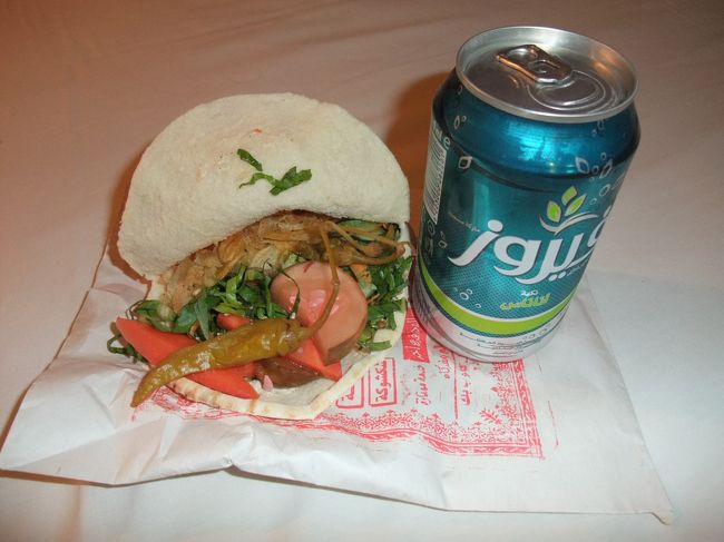 ポテトチップスサンドイッチ（０．７５ポンド）＆<br />パインアップルソーダ