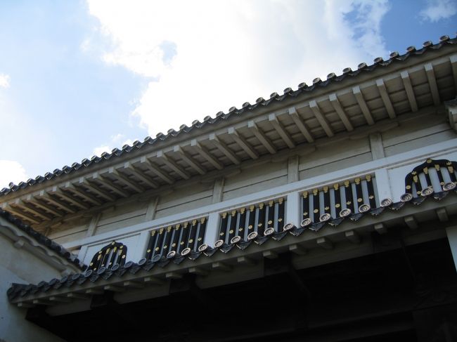 立派な門をくぐると…