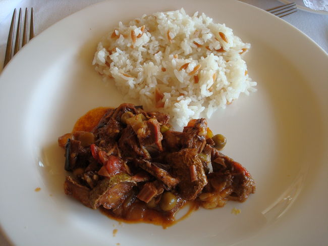 トルコの方々のお陰で何とか集合時間に間に合い<br />これ以上問題児にならずにすみました（笑）<br /><br />そしてこの日の昼食の美味しかった事！！<br />朝ごはん抜きで何時間も歩き続けたのでお腹はぺこぺこです。<br />トルコもご飯の量が多くて残してしまう事が多かったのですが<br />この日ばかりは完食しました！<br />