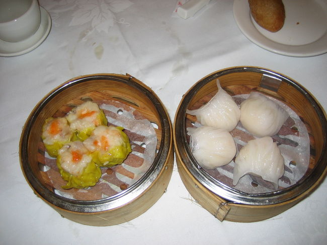 晩御飯は遅くなったので遅くまでやっている<br />倫敦大酒楼（また）に行くことに。<br />飲茶を色々と。