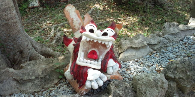 むら咲むら園内には無数のシーサーがいます。なんでも１０００体だとか。どれも個性的です。