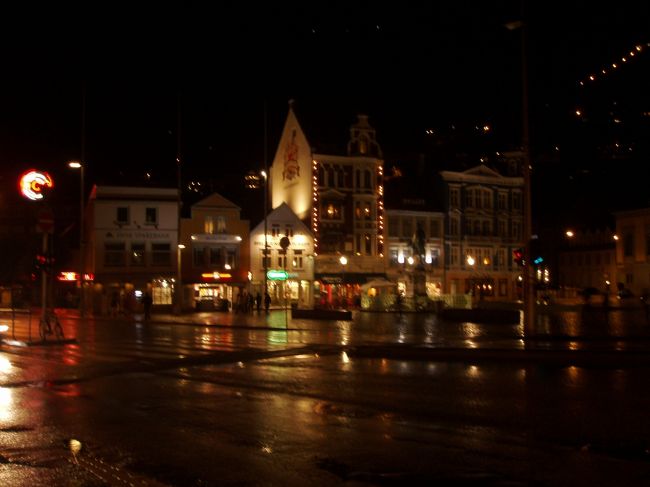 今日の観光はこれで終了です。12時間近くのベルゲンの観光は、ブリッケンをはじめ美しい建物・街並みに感動させられました。