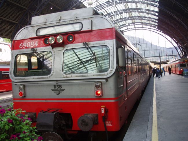 8月14日<br /><br />朝8時40分発オスロ行き（多分）の列車でベルゲン出発。ヴォスまで乗っていきます。