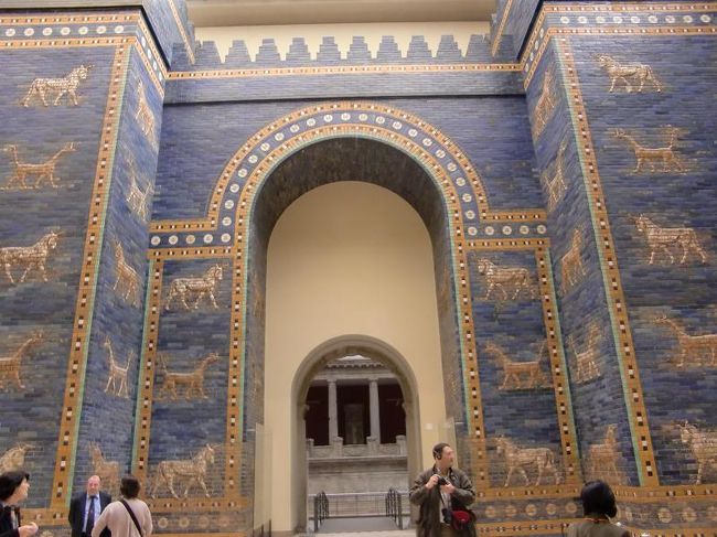 よかった、開館してた。<br /><br />よかった…ほんとによかった……ホッとしたのと、目に入って来た展示物のスケールのでかさに、思わず涙ぐんでしまったダメガイドが一人。